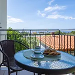 Apartment Vista &